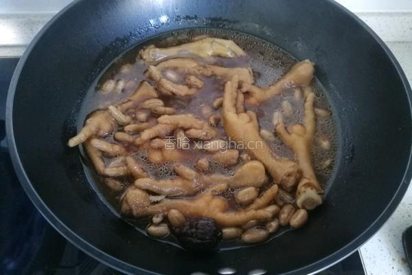 花生炖凤爪的做法图解12