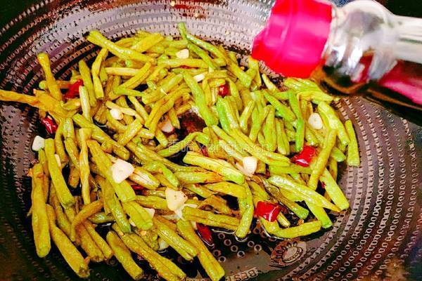 干煸豆角的做法图解12