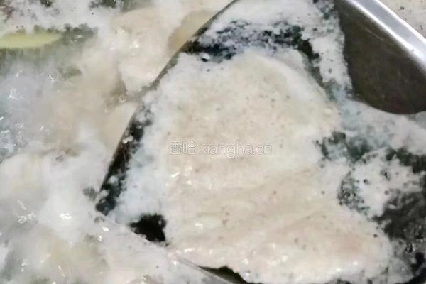 翅根炖土豆胡萝卜的做法图解6