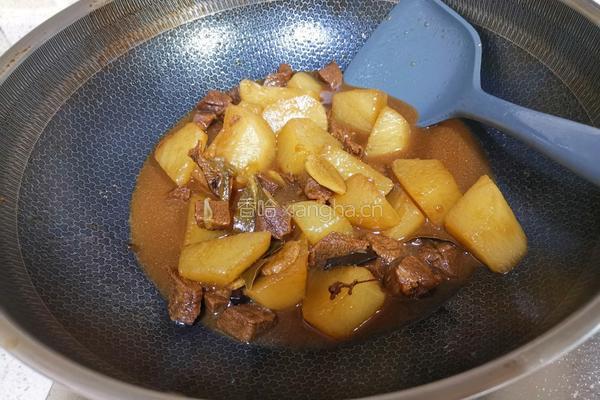 萝卜焖牛腩的做法图解12