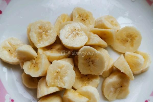 香蕉松饼的做法图解2