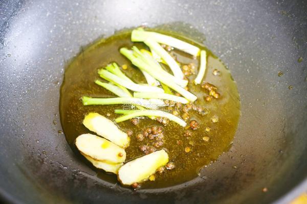 葱油饼的做法图解2