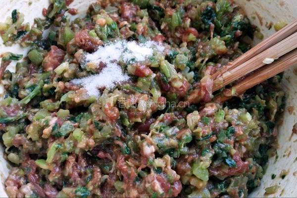 猪肉芹菜饺子的做法图解6