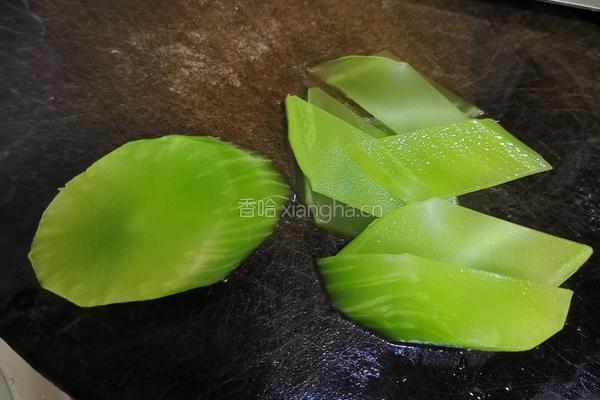 肉末炒莴笋片的做法图解1