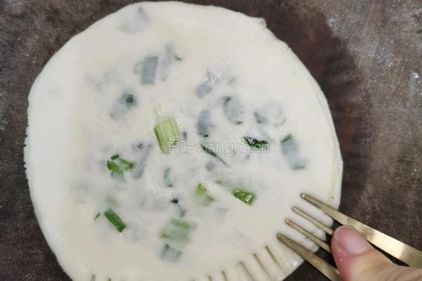 饺子皮葱花饼（快手早餐）的做法图解12