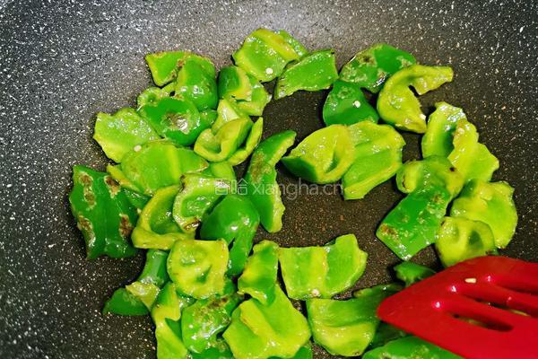 菜椒炒鸡蛋的做法图解6