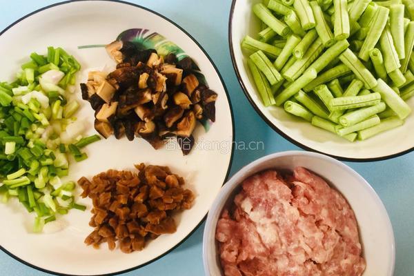 豆角菜脯炒饭的做法图解2