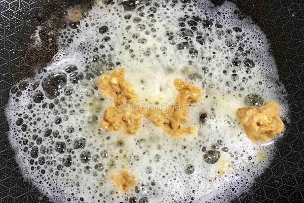 咸鸭蛋肉松炒饭的做法图解4