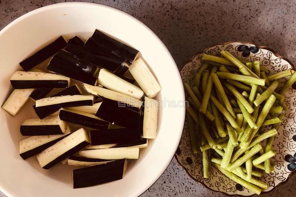 超级下饭的茄子炒豆角，不能少了它的做法图解1