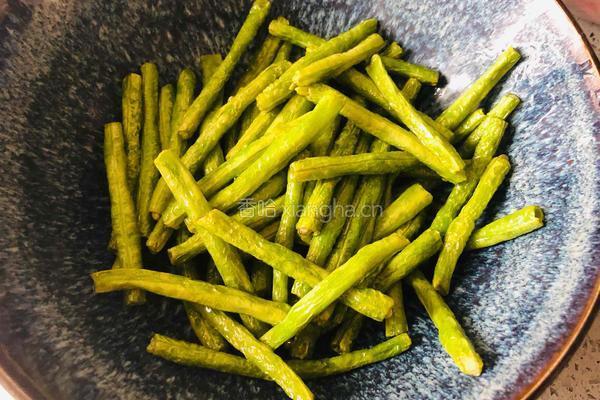 超级下饭的茄子炒豆角，不能少了它的做法图解5
