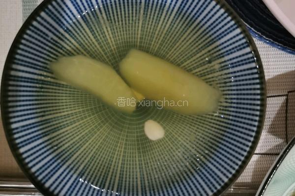 苹果南杏北杏瘦肉汤的做法图解5