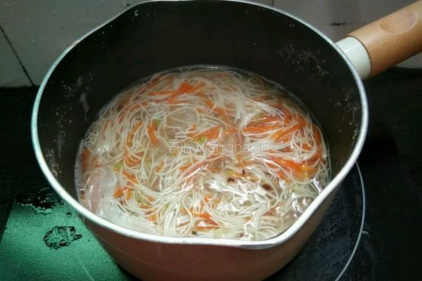 芹菜胡萝卜肉片面线的做法图解9