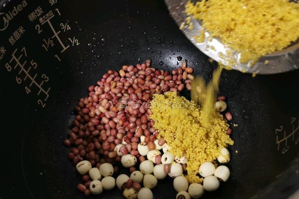 红豆莲子小米粥的做法图解6
