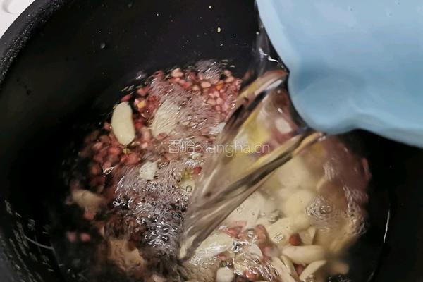 红豆莲子小米粥的做法图解7