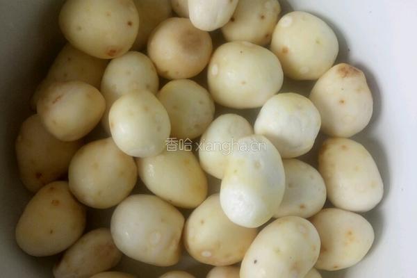 葱油毛芋的做法图解1