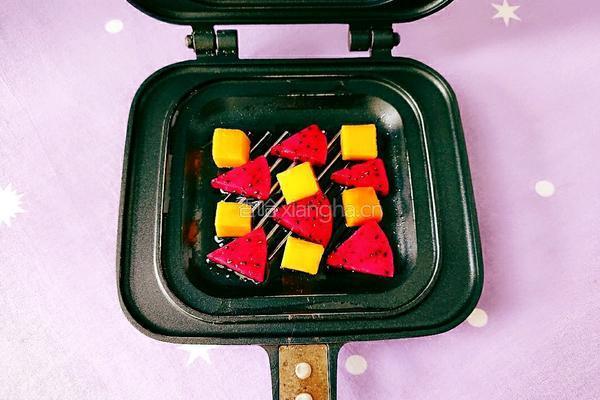 火龙果芒果煎饼的做法图解8