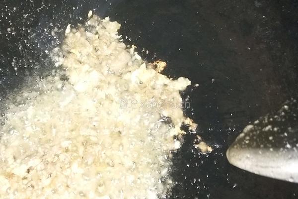 蒜香肉沫茄子的做法图解3