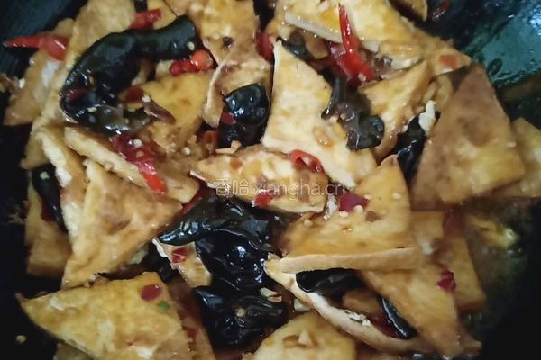 木耳炒豆腐的做法图解6