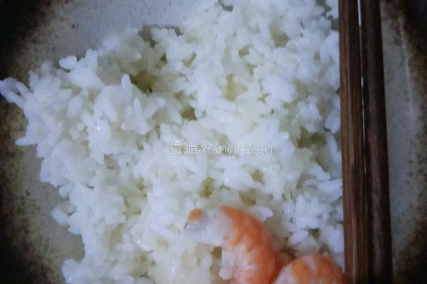 蛋炒饭的做法图解1