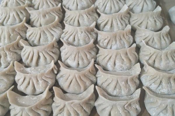 芹菜水饺虾仁的做法图解6