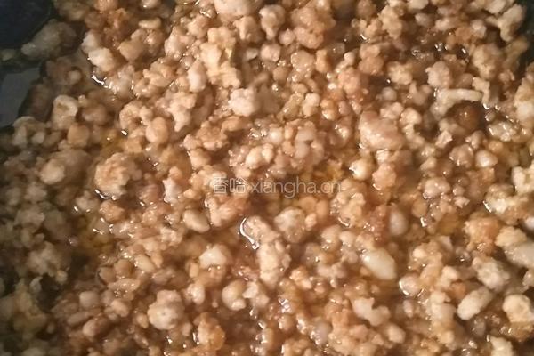 芹菜水饺虾仁的做法图解3