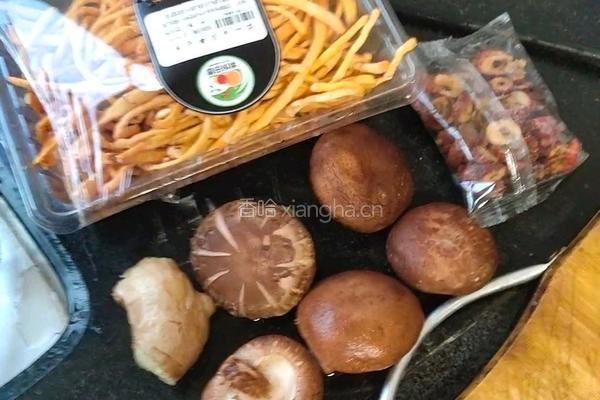 虫草鸡汤的做法图解2