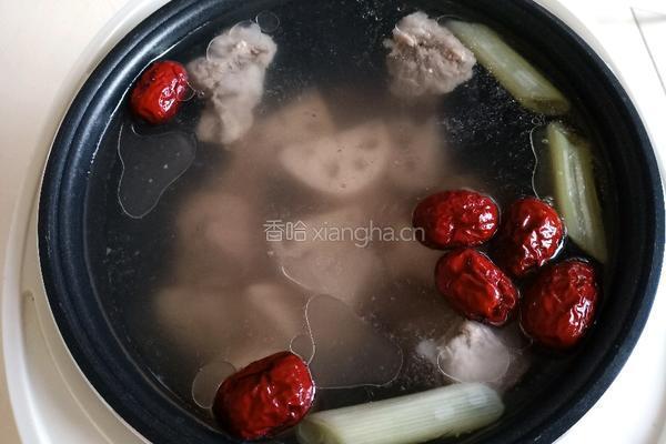 红枣莲藕排骨汤的做法图解11