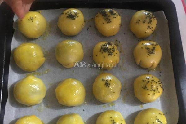 蛋黄酥的做法图解10