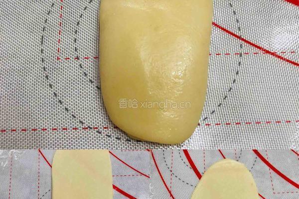 酥到掉渣的豆沙蛋黄酥，你要来一个吗？的做法图解13