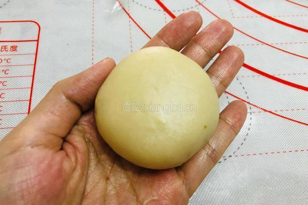 中秋必吃的梅干菜鲜肉月饼，外皮酥脆，内馅鲜香好吃到爆的做法图解23