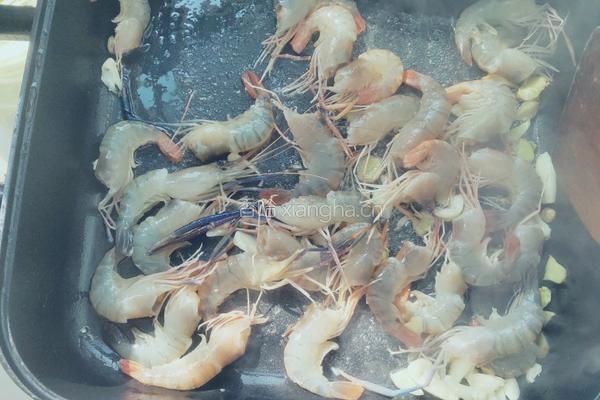 油焖白脚虾的做法图解4
