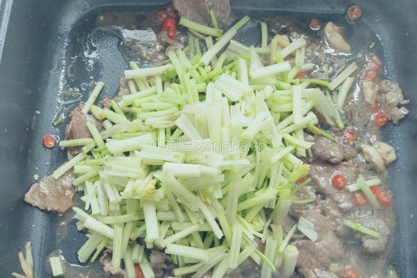 芹菜炒牛肉的做法图解8