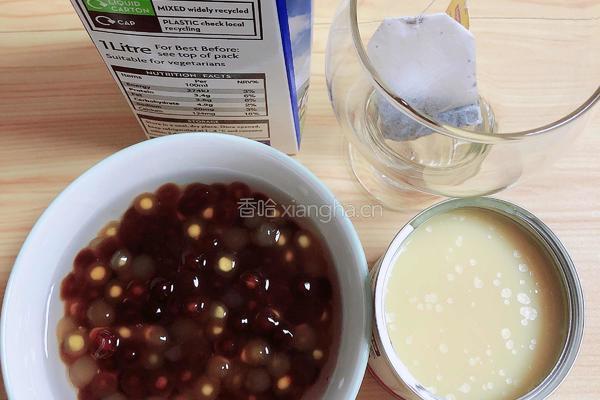 网红波霸珍珠奶茶的做法图解1