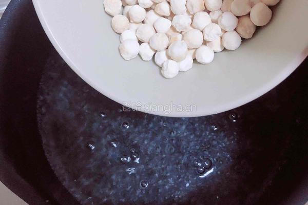 网红波霸珍珠奶茶的做法图解3