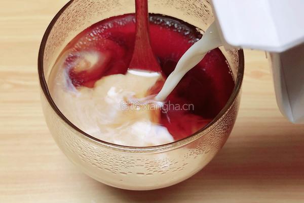 网红波霸珍珠奶茶的做法图解10