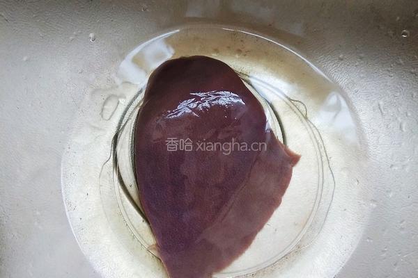 青椒炒猪肝的做法图解2