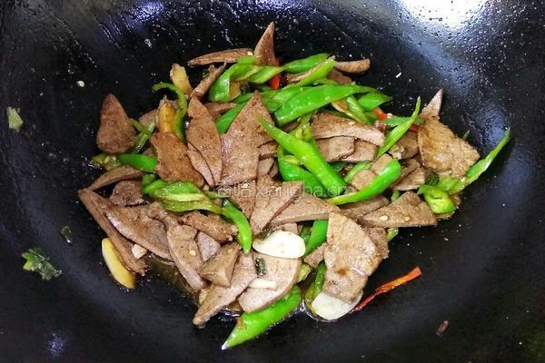 青椒炒猪肝的做法图解6