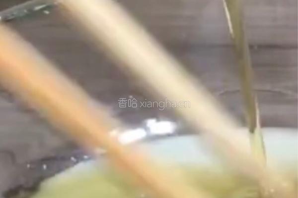 莲蓉肉松馅广式月饼的做法图解2