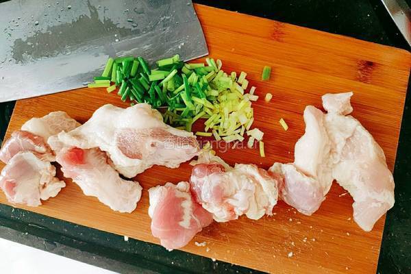 白萝卜银耳肉圆汤的做法图解8