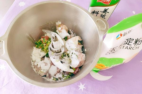 白萝卜银耳肉圆汤的做法图解9