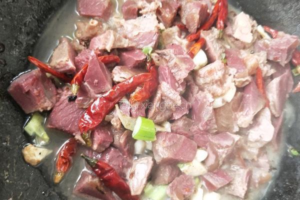 土豆烧牛肉的做法图解7