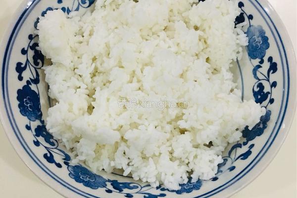 牛肉丁玉米粒蛋炒饭的做法图解3