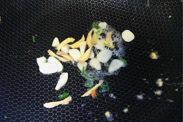 牛肉丁玉米粒蛋炒饭的做法图解7