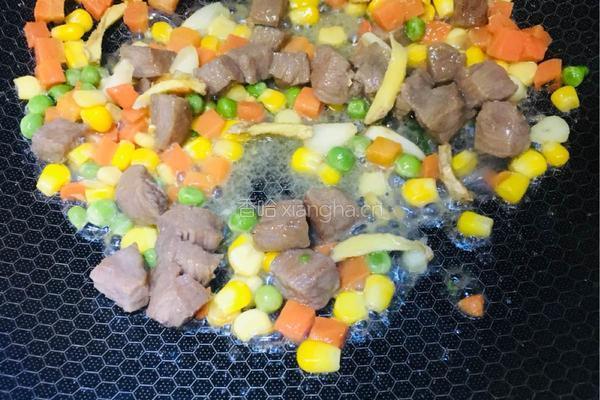 牛肉丁玉米粒蛋炒饭的做法图解10