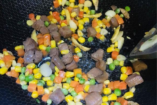 牛肉丁玉米粒蛋炒饭的做法图解11