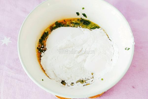 韭菜鸡蛋糯米煎饼的做法图解5