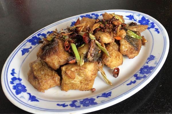 麻辣干煸鱼块的做法图解16