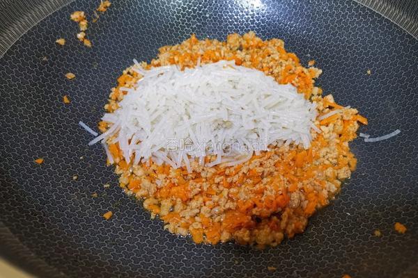肉末胡萝卜粉条馅的做法图解6