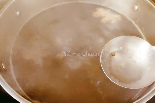 大脚菌番茄牛骨汤的做法图解6