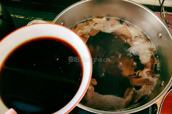 大脚菌番茄牛骨汤的做法图解9